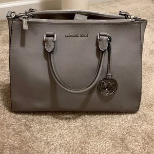 Michael Kors Jet Set Travel Purse!